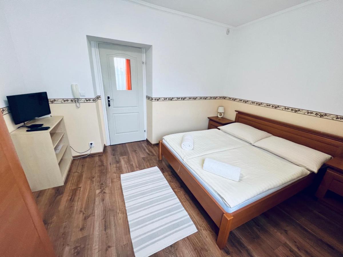 Privat Adriana Apartment Kremnica Exterior photo