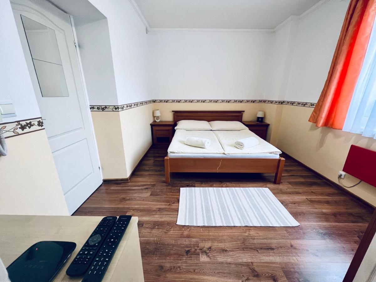 Privat Adriana Apartment Kremnica Exterior photo